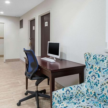 Quality Inn Coraopolis Екстер'єр фото