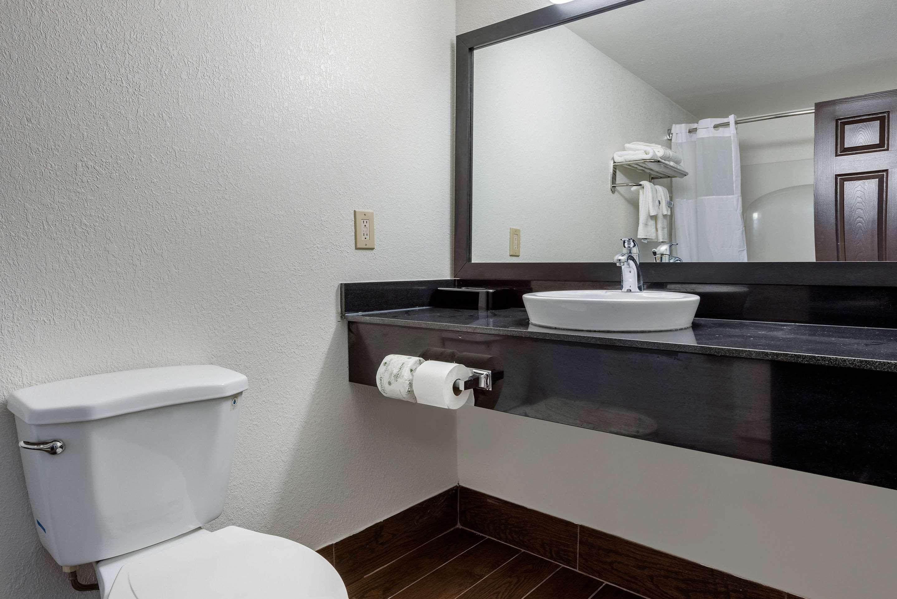 Quality Inn Coraopolis Екстер'єр фото