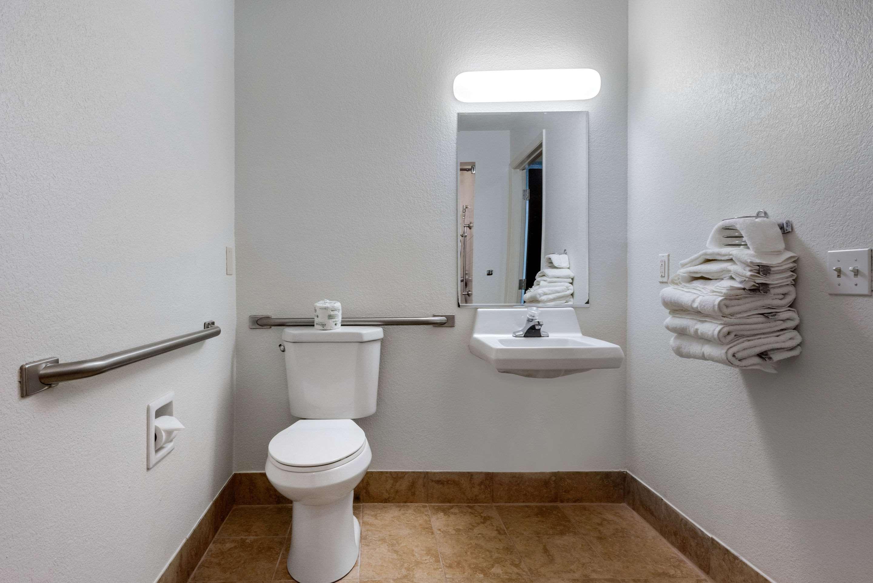 Quality Inn Coraopolis Екстер'єр фото