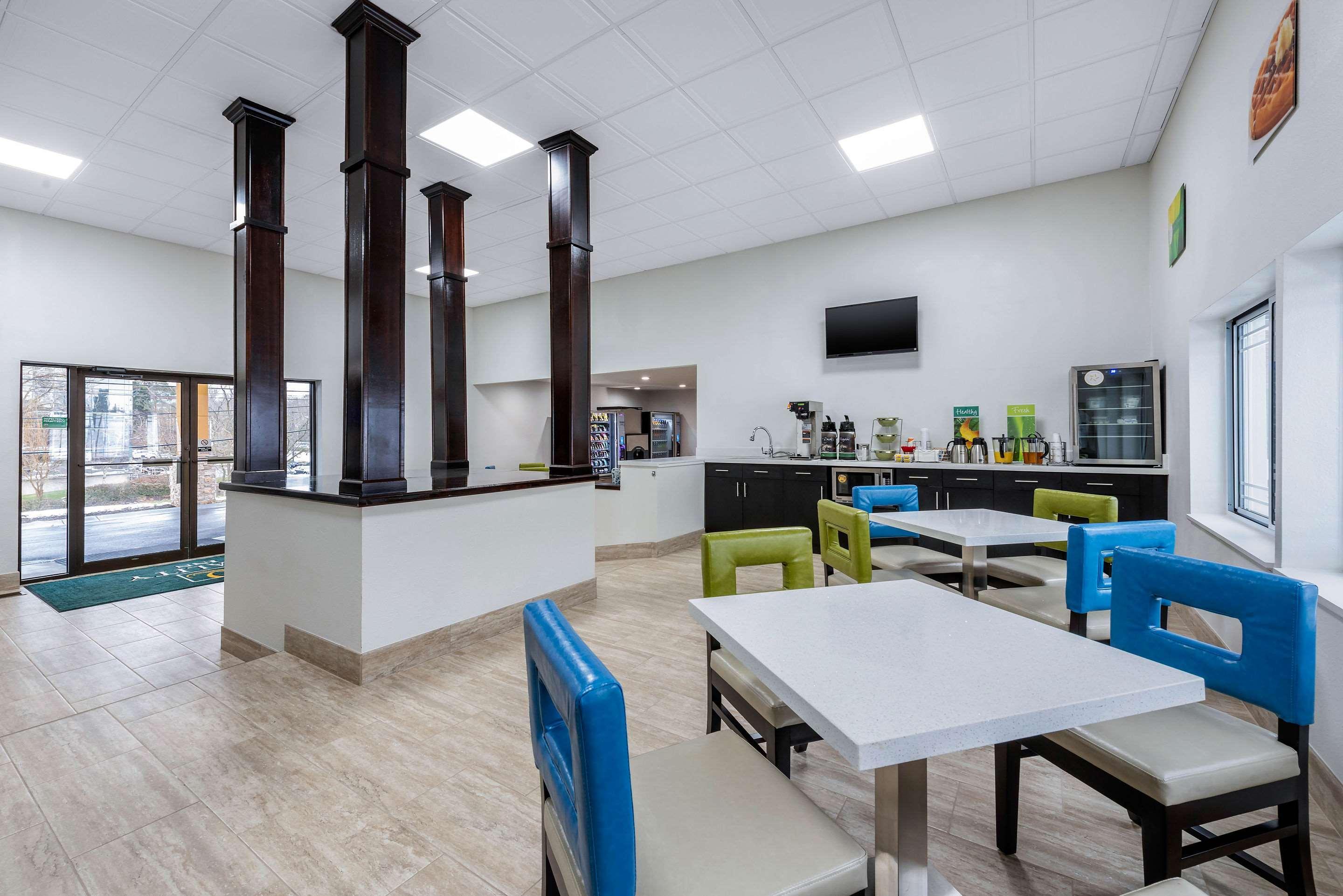 Quality Inn Coraopolis Екстер'єр фото