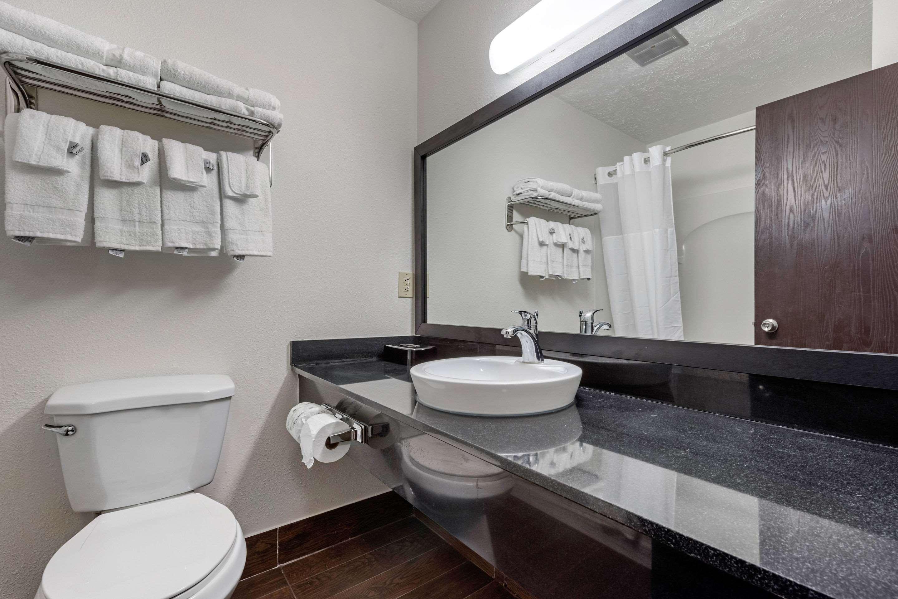 Quality Inn Coraopolis Екстер'єр фото