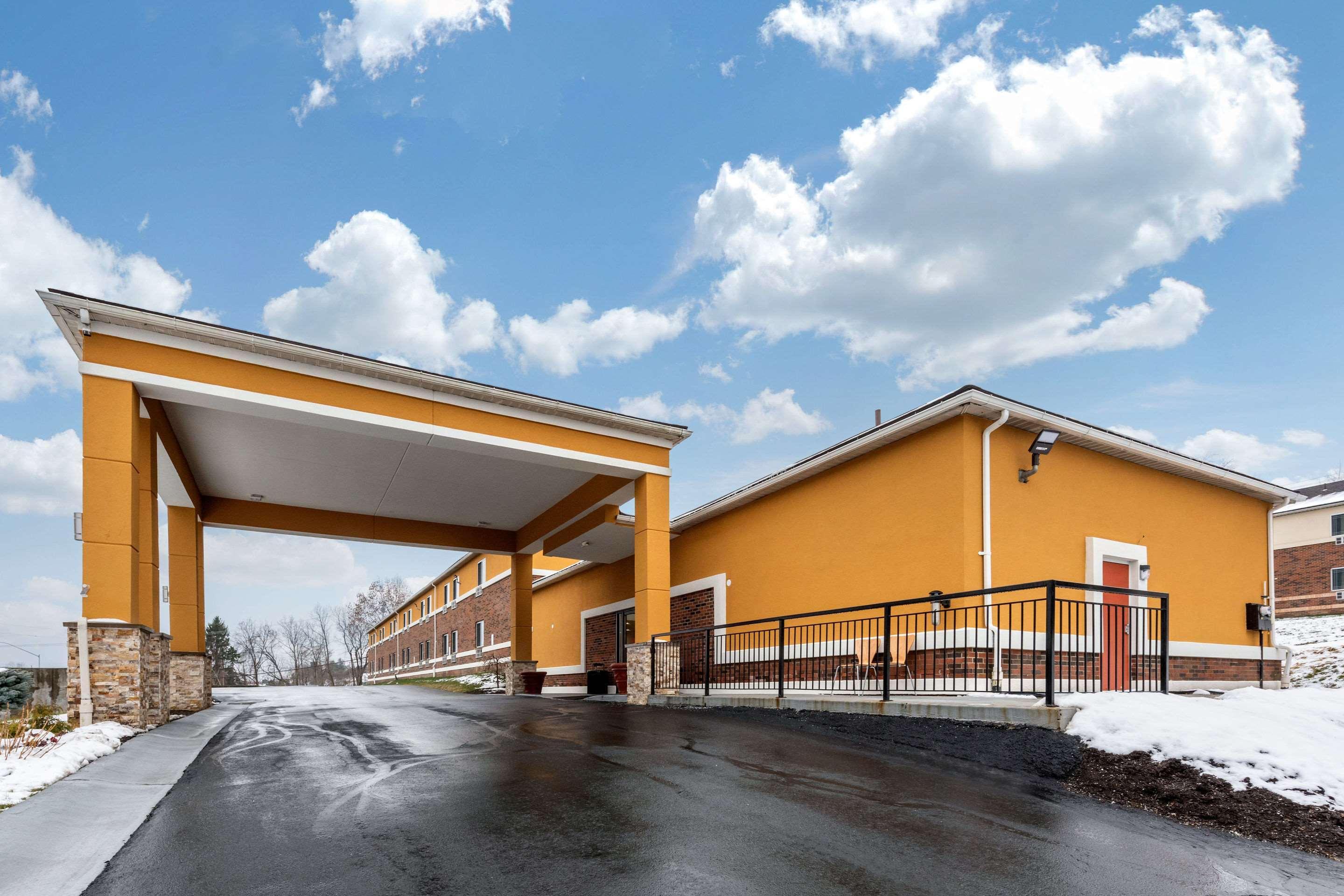 Quality Inn Coraopolis Екстер'єр фото