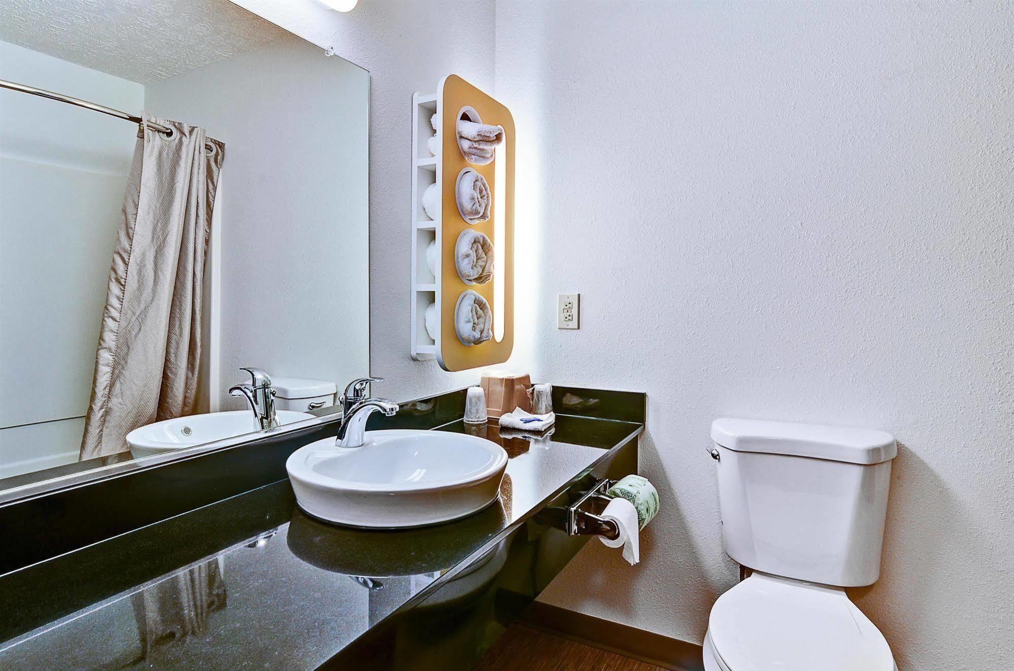 Quality Inn Coraopolis Екстер'єр фото